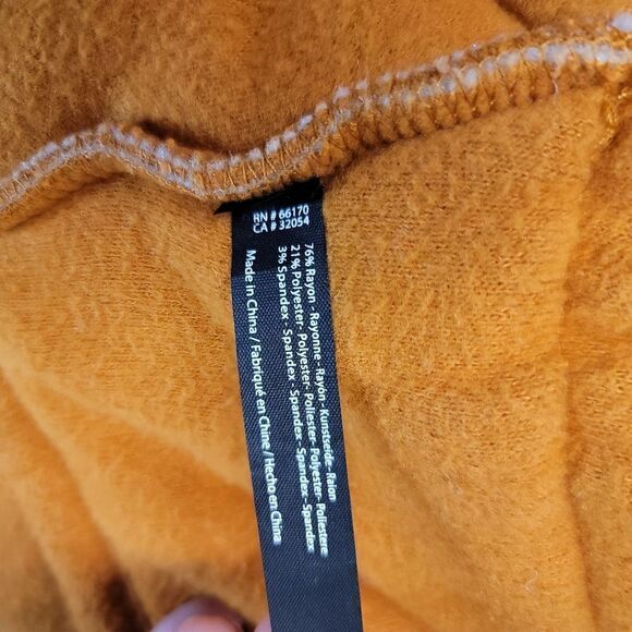 Urban Outfitters out from under burnt orange jacket - Picture 2 of 7